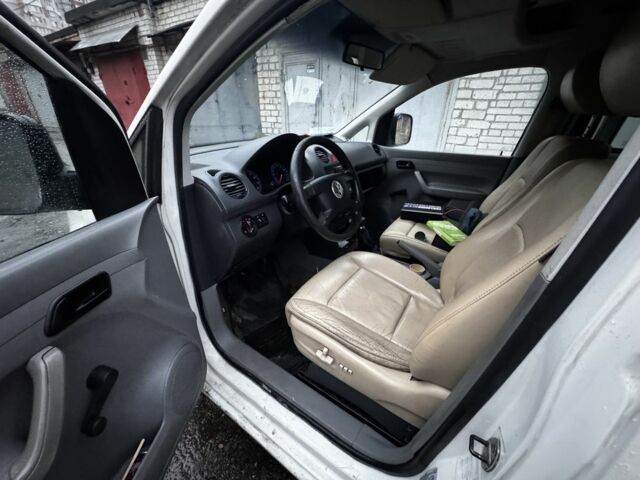 Белый Фольксваген Кадди, объемом двигателя 1.4 л и пробегом 321 тыс. км за 3499 $, фото 7 на Automoto.ua