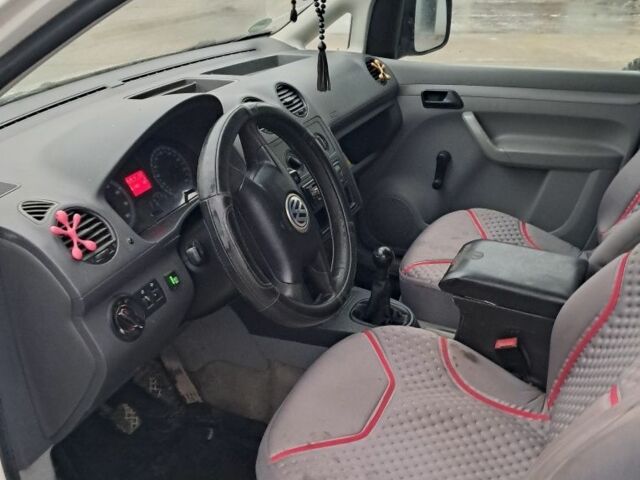 Белый Фольксваген Кадди, объемом двигателя 1.4 л и пробегом 400 тыс. км за 3300 $, фото 4 на Automoto.ua