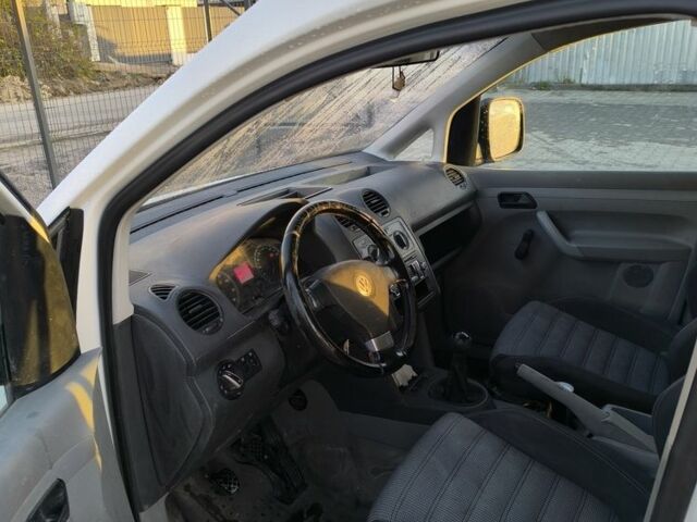 Білий Фольксваген Кадді, об'ємом двигуна 1.4 л та пробігом 370 тис. км за 4500 $, фото 7 на Automoto.ua