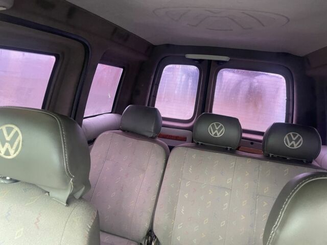 Белый Фольксваген Кадди, объемом двигателя 2 л и пробегом 300 тыс. км за 3700 $, фото 5 на Automoto.ua