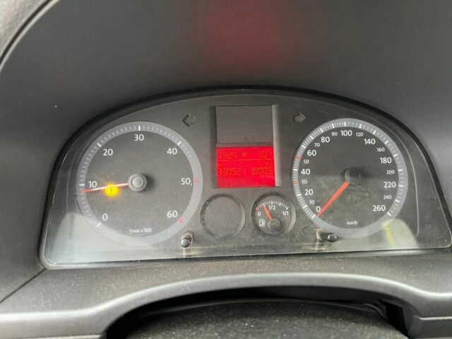 Белый Фольксваген Кадди, объемом двигателя 1.9 л и пробегом 330 тыс. км за 6000 $, фото 5 на Automoto.ua