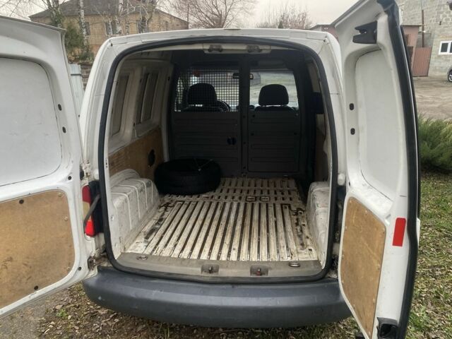 Белый Фольксваген Кадди, объемом двигателя 2 л и пробегом 300 тыс. км за 3500 $, фото 6 на Automoto.ua