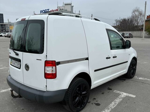 Белый Фольксваген Кадди, объемом двигателя 2 л и пробегом 280 тыс. км за 5000 $, фото 4 на Automoto.ua