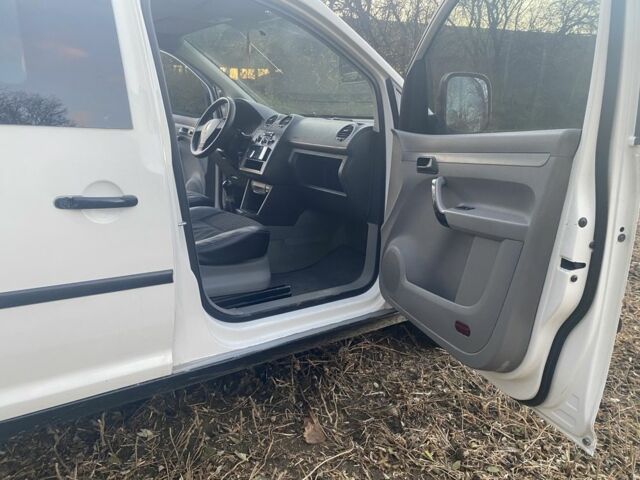 Белый Фольксваген Кадди, объемом двигателя 0 л и пробегом 305 тыс. км за 5500 $, фото 5 на Automoto.ua