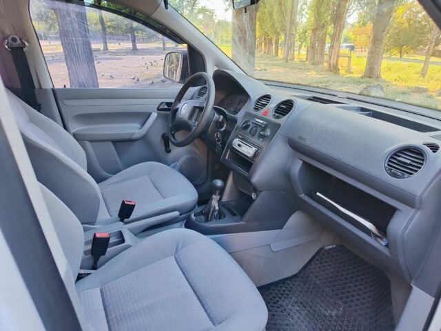 Білий Фольксваген Кадді, об'ємом двигуна 0 л та пробігом 220 тис. км за 4850 $, фото 6 на Automoto.ua