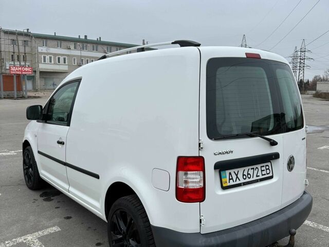 Белый Фольксваген Кадди, объемом двигателя 2 л и пробегом 280 тыс. км за 5000 $, фото 2 на Automoto.ua