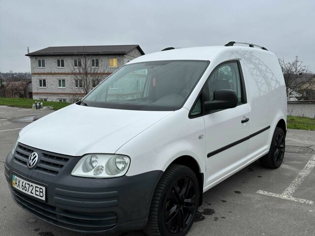 Белый Фольксваген Кадди, объемом двигателя 2 л и пробегом 280 тыс. км за 5000 $, фото 1 на Automoto.ua