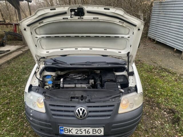 Белый Фольксваген Кадди, объемом двигателя 2 л и пробегом 300 тыс. км за 3500 $, фото 5 на Automoto.ua