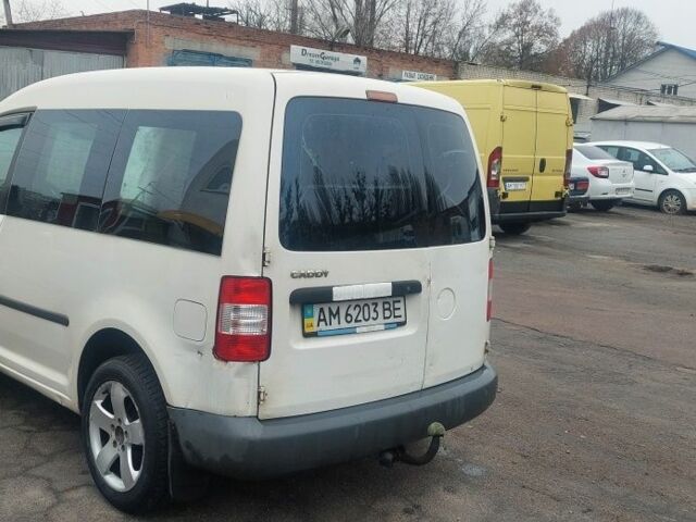 Білий Фольксваген Кадді, об'ємом двигуна 2 л та пробігом 334 тис. км за 4250 $, фото 3 на Automoto.ua