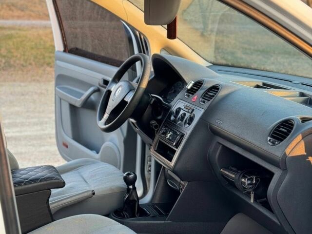 Белый Фольксваген Кадди, объемом двигателя 1.4 л и пробегом 430 тыс. км за 3200 $, фото 6 на Automoto.ua