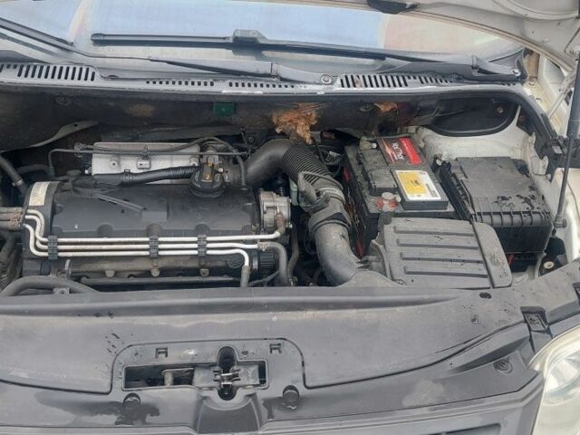 Білий Фольксваген Кадді, об'ємом двигуна 2 л та пробігом 334 тис. км за 4250 $, фото 2 на Automoto.ua