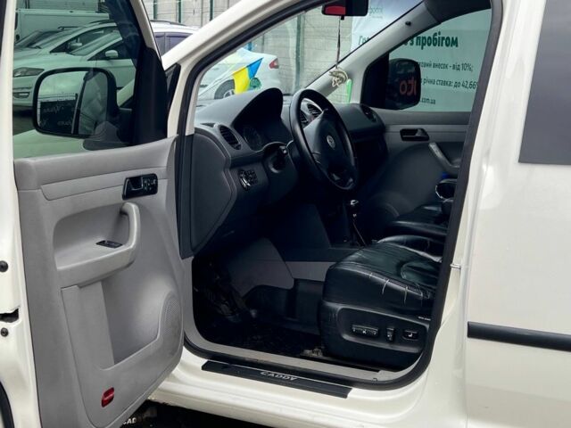 Белый Фольксваген Кадди, объемом двигателя 2 л и пробегом 212 тыс. км за 4700 $, фото 1 на Automoto.ua