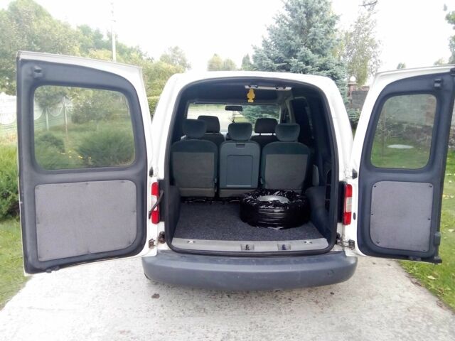 Білий Фольксваген Кадді, об'ємом двигуна 2 л та пробігом 260 тис. км за 5300 $, фото 5 на Automoto.ua