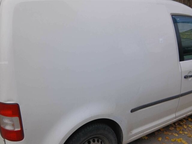 Белый Фольксваген Кадди, объемом двигателя 1.4 л и пробегом 240 тыс. км за 5000 $, фото 4 на Automoto.ua