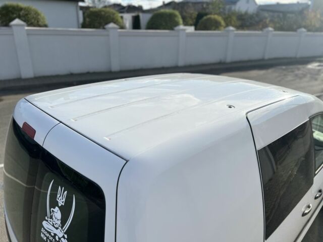 Белый Фольксваген Кадди, объемом двигателя 1.9 л и пробегом 278 тыс. км за 5500 $, фото 4 на Automoto.ua