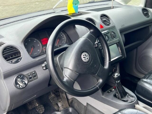 Белый Фольксваген Кадди, объемом двигателя 2 л и пробегом 212 тыс. км за 4700 $, фото 2 на Automoto.ua