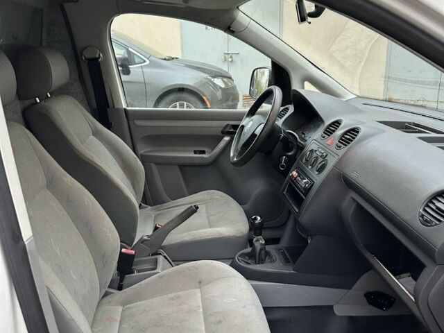 Белый Фольксваген Кадди, объемом двигателя 1.9 л и пробегом 330 тыс. км за 2700 $, фото 6 на Automoto.ua