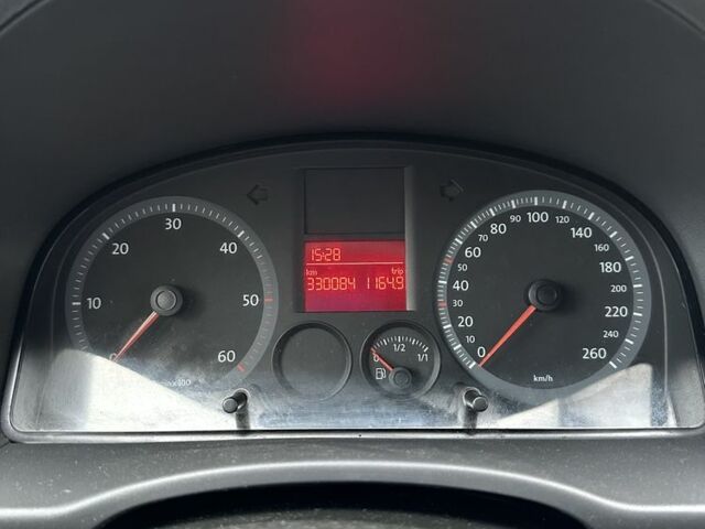 Белый Фольксваген Кадди, объемом двигателя 1.9 л и пробегом 330 тыс. км за 2700 $, фото 7 на Automoto.ua