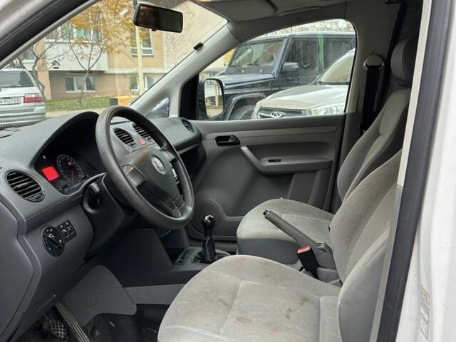 Белый Фольксваген Кадди, объемом двигателя 1.9 л и пробегом 330 тыс. км за 2700 $, фото 5 на Automoto.ua