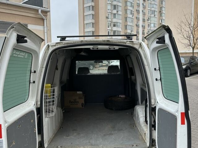 Белый Фольксваген Кадди, объемом двигателя 1.9 л и пробегом 330 тыс. км за 2700 $, фото 4 на Automoto.ua