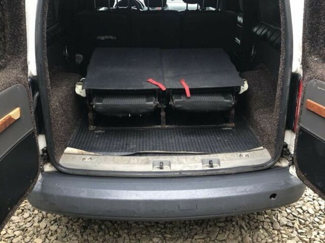 Белый Фольксваген Кадди, объемом двигателя 1.9 л и пробегом 343 тыс. км за 6800 $, фото 7 на Automoto.ua