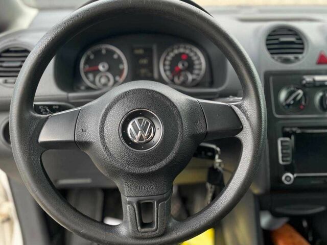 Белый Фольксваген Кадди, объемом двигателя 1.6 л и пробегом 391 тыс. км за 7200 $, фото 14 на Automoto.ua