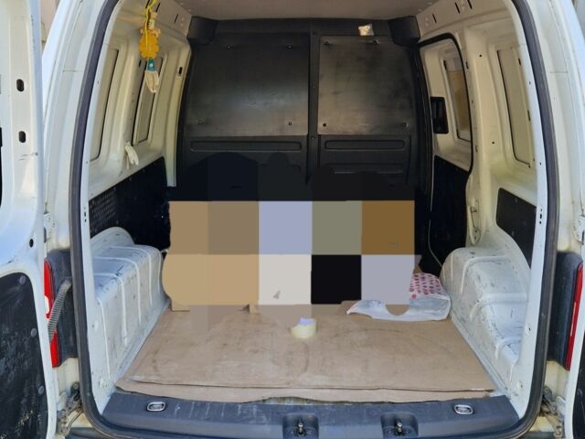 Фольксваген Кадди 2011 в Виноградове на Automoto.ua Белый Фольксваген Кадди, объемом двигателя 1.6 л и пробегом 270 тыс. км за 7800 $, фото 5 на Automoto.ua