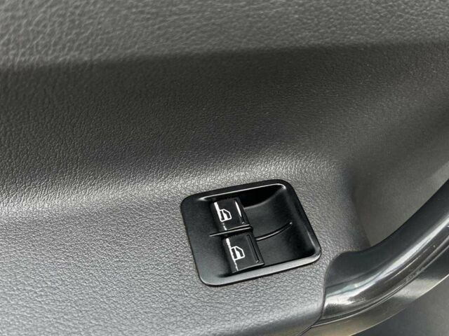 Белый Фольксваген Кадди, объемом двигателя 1.6 л и пробегом 391 тыс. км за 7200 $, фото 10 на Automoto.ua