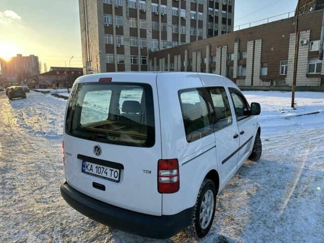 Білий Фольксваген Кадді, об'ємом двигуна 1.6 л та пробігом 220 тис. км за 10600 $, фото 1 на Automoto.ua