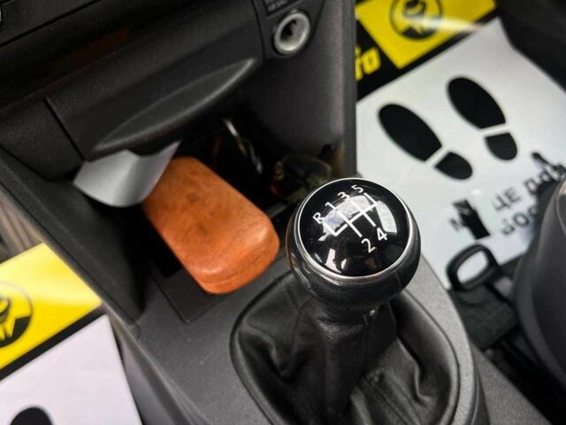 Белый Фольксваген Кадди, объемом двигателя 1.6 л и пробегом 391 тыс. км за 7200 $, фото 17 на Automoto.ua