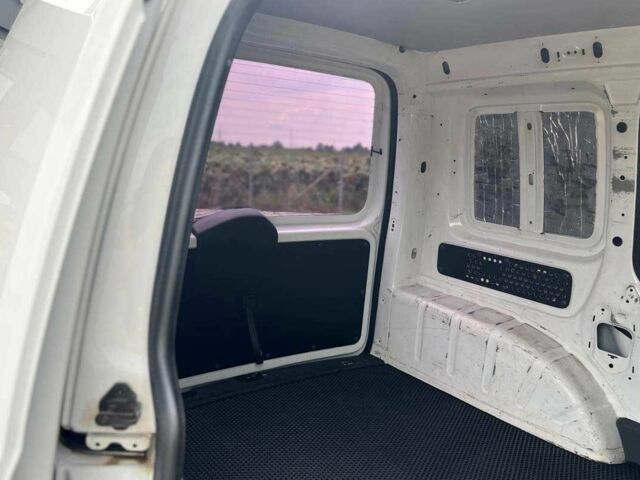 Белый Фольксваген Кадди, объемом двигателя 1.6 л и пробегом 391 тыс. км за 7200 $, фото 21 на Automoto.ua