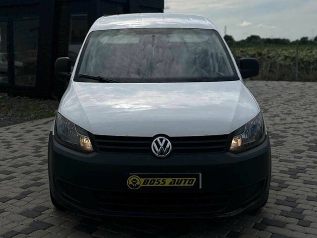 Белый Фольксваген Кадди, объемом двигателя 1.6 л и пробегом 391 тыс. км за 7200 $, фото 1 на Automoto.ua