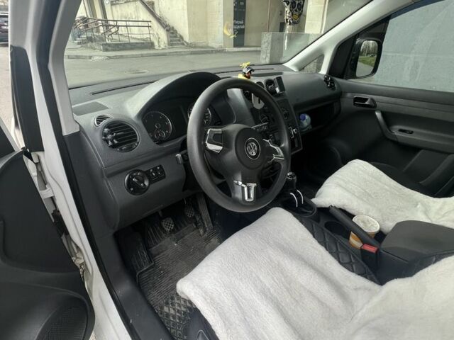 Белый Фольксваген Кадди, объемом двигателя 1.6 л и пробегом 233 тыс. км за 5900 $, фото 8 на Automoto.ua