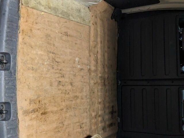 Білий Фольксваген Кадді, об'ємом двигуна 1.2 л та пробігом 265 тис. км за 5300 $, фото 2 на Automoto.ua