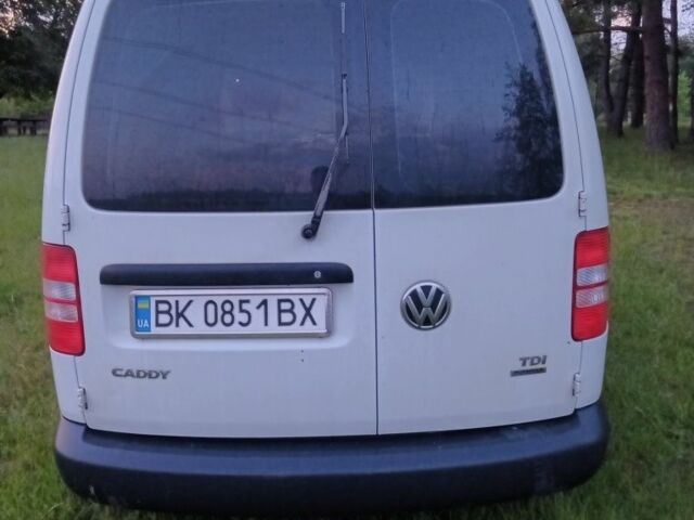 Белый Фольксваген Кадди, объемом двигателя 1.6 л и пробегом 232 тыс. км за 5600 $, фото 4 на Automoto.ua