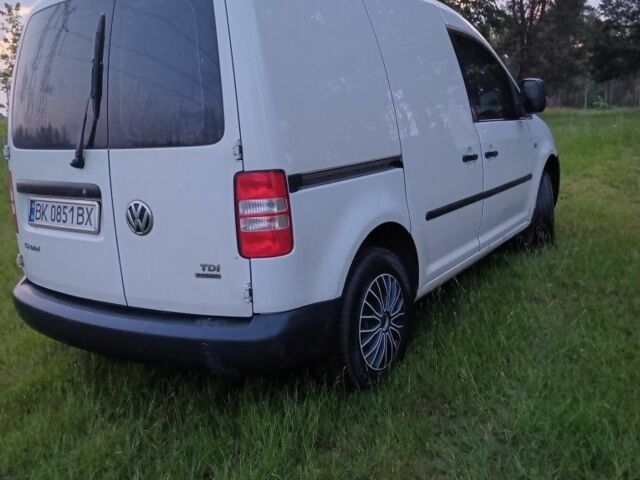 Белый Фольксваген Кадди, объемом двигателя 1.6 л и пробегом 232 тыс. км за 5600 $, фото 2 на Automoto.ua