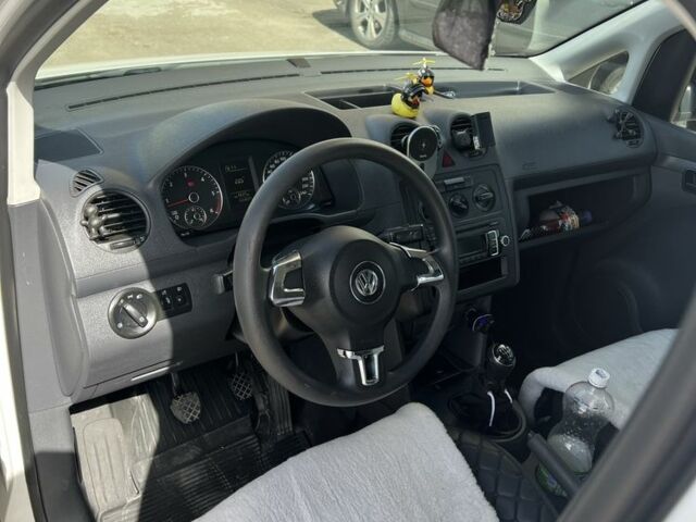 Белый Фольксваген Кадди, объемом двигателя 1.6 л и пробегом 233 тыс. км за 5900 $, фото 15 на Automoto.ua