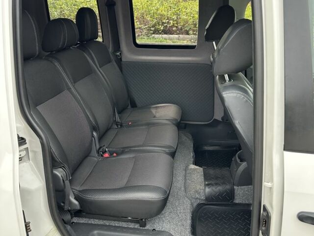 Белый Фольксваген Кадди, объемом двигателя 1.2 л и пробегом 145 тыс. км за 8300 $, фото 11 на Automoto.ua