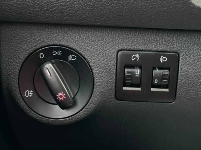 Белый Фольксваген Кадди, объемом двигателя 1.6 л и пробегом 290 тыс. км за 9400 $, фото 12 на Automoto.ua