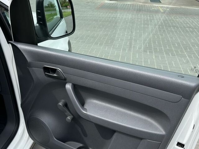 Белый Фольксваген Кадди, объемом двигателя 1.2 л и пробегом 145 тыс. км за 8300 $, фото 23 на Automoto.ua