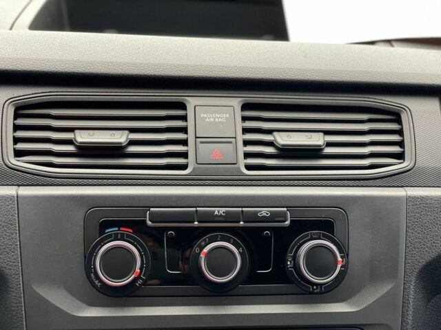 Белый Фольксваген Кадди, объемом двигателя 1.6 л и пробегом 290 тыс. км за 9400 $, фото 9 на Automoto.ua