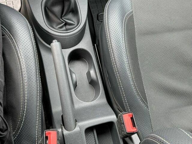 Белый Фольксваген Кадди, объемом двигателя 1.2 л и пробегом 145 тыс. км за 8300 $, фото 15 на Automoto.ua