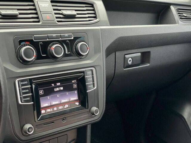 Белый Фольксваген Кадди, объемом двигателя 1.6 л и пробегом 290 тыс. км за 9400 $, фото 11 на Automoto.ua