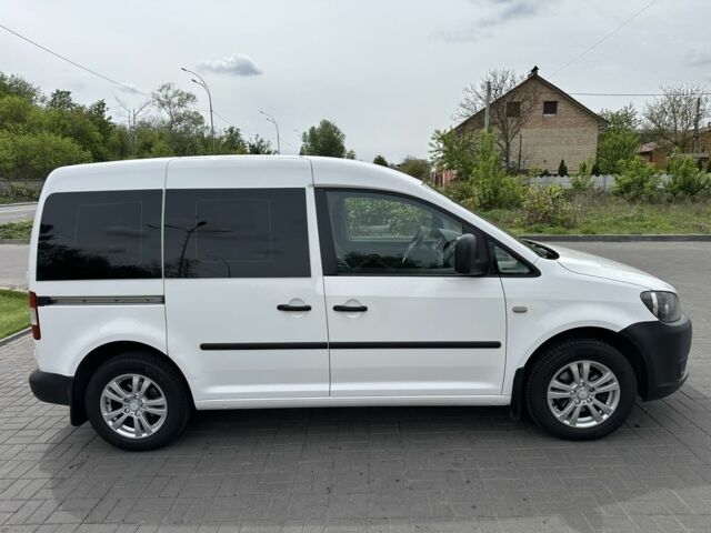 Белый Фольксваген Кадди, объемом двигателя 1.2 л и пробегом 145 тыс. км за 8300 $, фото 3 на Automoto.ua