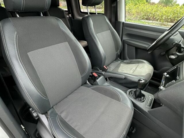 Белый Фольксваген Кадди, объемом двигателя 1.2 л и пробегом 145 тыс. км за 8300 $, фото 10 на Automoto.ua