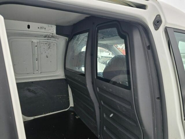 Білий Фольксваген Кадді, об'ємом двигуна 0 л та пробігом 166 тис. км за 9000 $, фото 14 на Automoto.ua