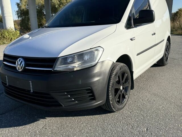 Белый Фольксваген Кадди, объемом двигателя 1.6 л и пробегом 206 тыс. км за 9249 $, фото 6 на Automoto.ua