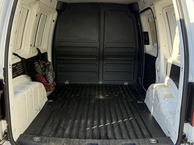 Белый Фольксваген Кадди, объемом двигателя 1.6 л и пробегом 206 тыс. км за 9249 $, фото 21 на Automoto.ua