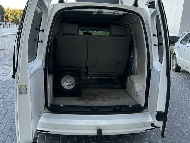 Фольксваген Кадди 2015 в Ровно на Automoto.ua Белый Фольксваген Кадди, объемом двигателя 1.6 л и пробегом 247 тыс. км за 8500 $, фото 21 на Automoto.ua