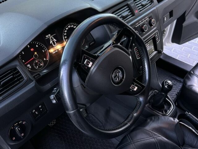 Фольксваген Кадди 2015 в Ровно на Automoto.ua Белый Фольксваген Кадди, объемом двигателя 1.6 л и пробегом 247 тыс. км за 8500 $, фото 18 на Automoto.ua